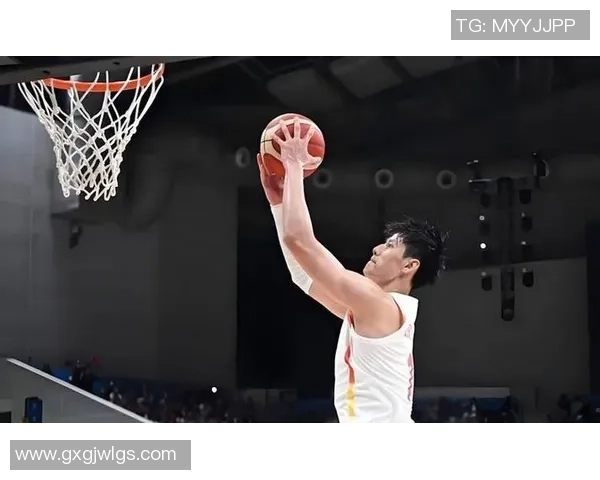 世预赛让两将打成毒瘤！曾凡博留美状况全无，胡明轩三无产品！